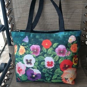 Super cute zippered tote bag